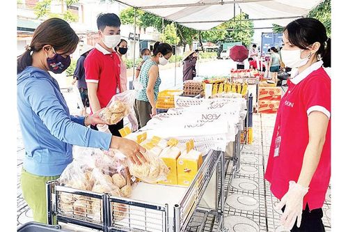 Bán hàng lưu động tại khu dân cư