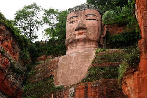 Sự thật 'sốc' tượng Phật cao nhất TG bỗng dưng nhắm mắt, đổ lệ