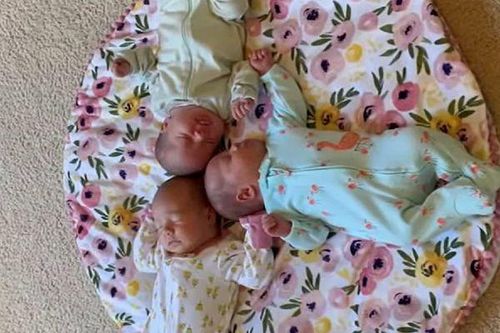 Ca sinh 3 giống hiếm gặp, khoảng một triệu ca mới có một