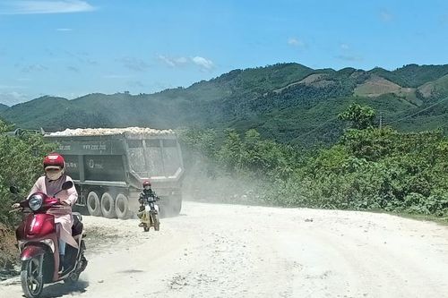 Quỳ Hợp (Nghệ An): Dân kêu trời vì Tỉnh lộ 532 'nát như tương'