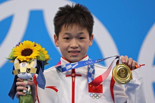 Nữ VĐV 14 tuổi của Trung Quốc giành HCV Olympic