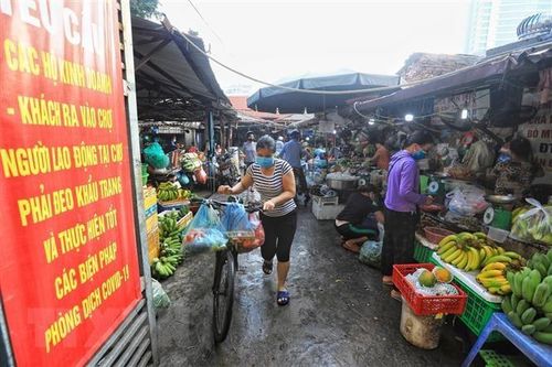 Hà Nội sẽ xử lý nghiêm việc găm hàng, thổi giá thực phẩm, rau quả