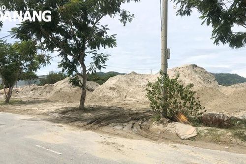 Bãi tập kết cát gây ô nhiễm môi trường