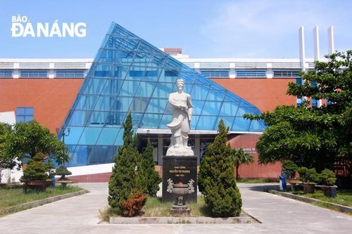 Phát triển văn hóa xứng tầm