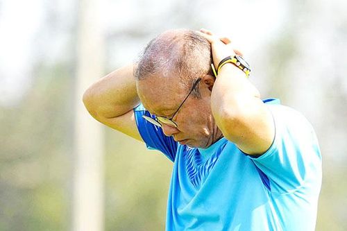 Thầy trò HLV Park Hang-seo: 'Tiền hung hậu kiết'