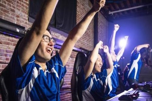 Giới đầu tư bán tháo cổ phiếu các hãng game Trung Quốc