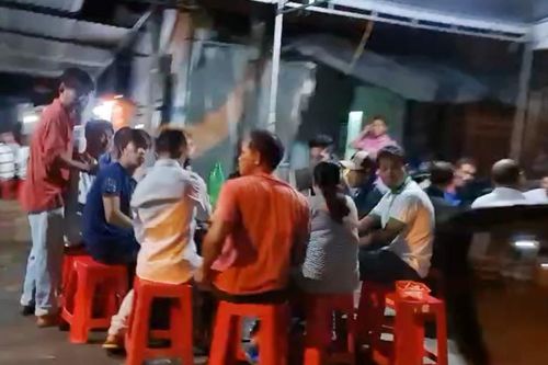 Đình chỉ phó chủ tịch xã sau vụ 20 người dự đám tang con gái của F0