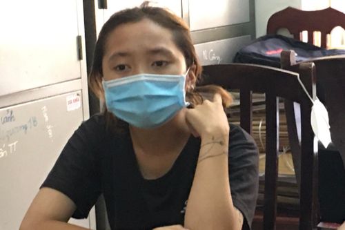 Một cô gái liên quan vụ nữ lao công bị cướp xe máy