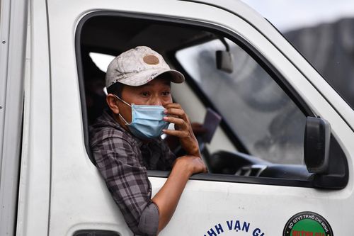 Phó thủ tướng yêu cầu ưu tiên tiêm vaccine cho lái xe