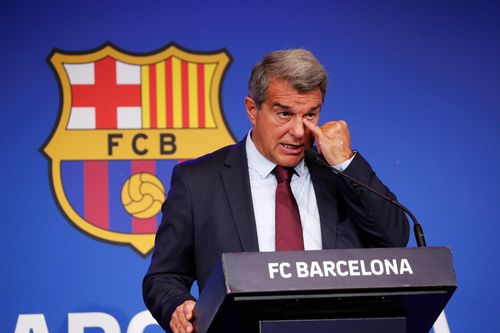 Chủ tịch Laporta: 'Đừng mong Messi trở lại Barca'