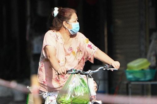 Hà Nội tìm người đến 2 khu chợ có F0