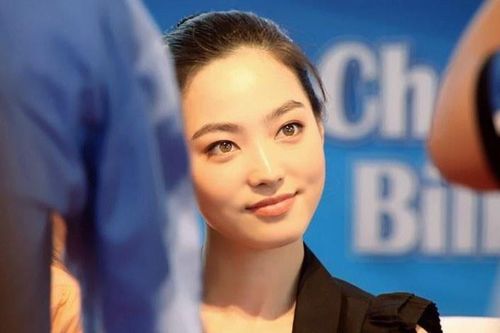 Nữ thần billiards được khen đẹp như minh tinh điện ảnh
