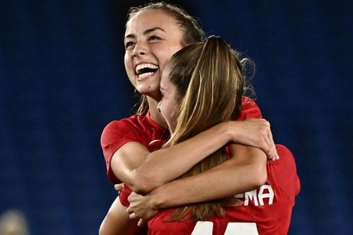 Tuyển nữ Canada đi vào lịch sử với tấm HCV Olympic