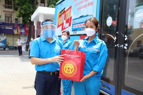 15 nghìn công nhân lao động Thủ đô được nhận quà từ 'Xe buýt siêu thị 0 đồng'