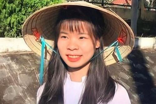 Thủ khoa dân tộc Nùng và giấc mơ trở thành luật sư giỏi