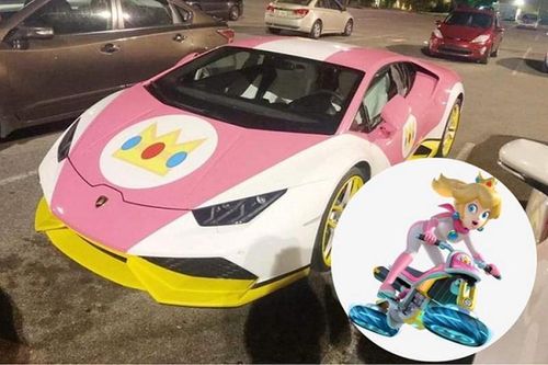 Siêu xe Lamborghini Huracan 'làm đẹp' phong cách Công Chúa Peach