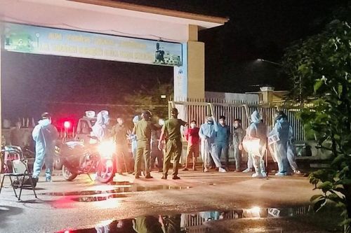 Bình Dương: F0 cầm dao uy hiếp nhân viên y tế trong khu cách ly