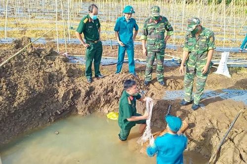 Đồng Nai: Phát hiện quả bom nặng 300 kg khi đào mương nước