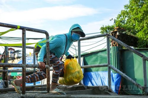 Hà Nội: Xử phạt hành chính 2 trường hợp vi phạm quy định phòng chống dịch ở chợ Long Biên