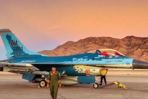 Không quân Mỹ biến F-16C cổ lỗ thành tiêm kích hiện đại