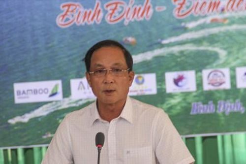 Chơi golf trong thời gian giãn cách, Giám đốc Sở và Cục phó Cục thuế Bình Định bị đình chỉ