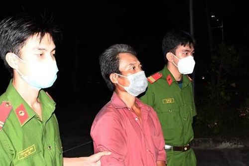 Vào bệnh viện xin quà từ thiện không được quay ra chửi bới, đánh công an