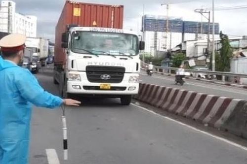 TP HCM: Sở GTVT khẳng định chỉ có 2 loại giấy nhận diện phương tiện luồng xanh