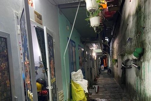 Chủ trọ ở TP.HCM miễn, giảm tiền phòng: 'Chúng tôi ăn ít đi một chút'