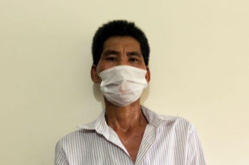 Bắt đối tượng bán lẻ ma túy trong bản