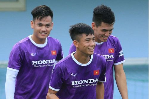Văn Đức, Văn Hoàng, Tuấn Tài phấn chấn trong buổi tập cùng đội tuyển Việt Nam