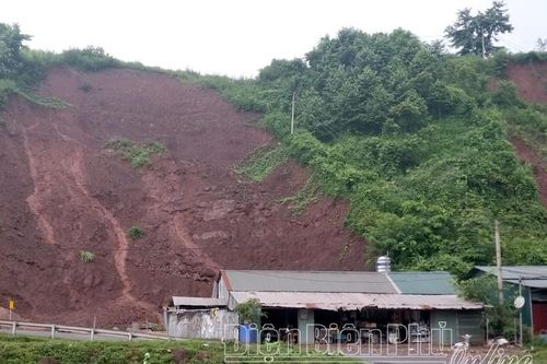 Sớm di dời dân khỏi vùng nguy cơ sạt lở