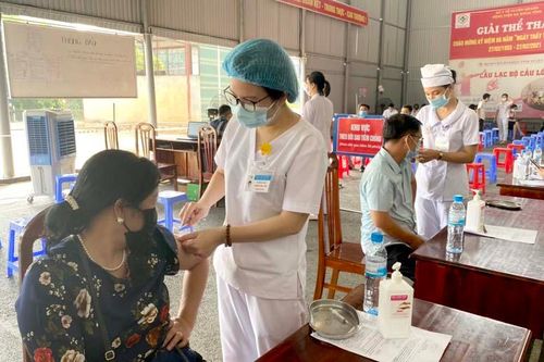 Hôm nay có 3.705 người được tiêm vắc xin phòng Covid-19