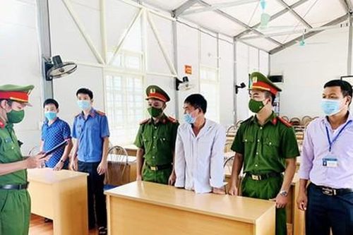 Bắt đối tượng tẩm xăng thiêu vợ rồi dùng điện tự tử