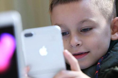 Apple rà quét ảnh bạo hành trẻ em trên iPhone của người dùng