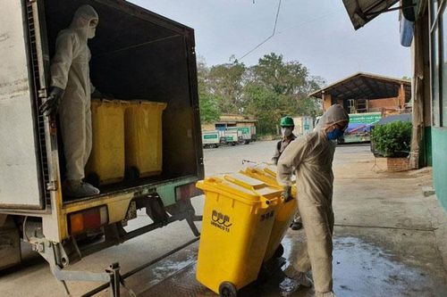 Xem xét điều chỉnh phương án thu gom, xử lý chất thải y tế phù hợp diễn biến dịch