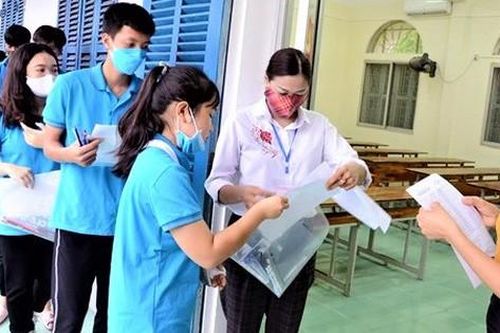 Gần 12.000 thí sinh hoàn thành 2 bài thi tốt nghiệp THPT đợt 2