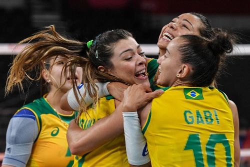 Brazil gặp Mỹ ở chung kết bóng chuyền nữ Olympic