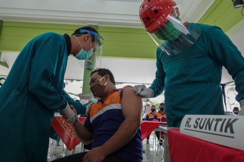 CDC Mỹ: Người đã mắc Covid-19 vẫn cần tiêm vaccine