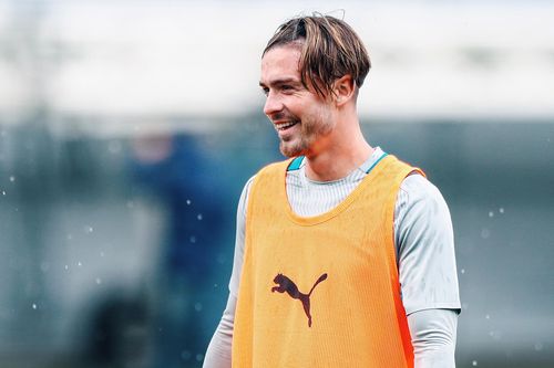Jack Grealish tập luyện trước trận Siêu cúp Anh 2021