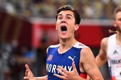 VĐV 20 tuổi phá kỷ lục Olympic ở đường chạy 1.500 m