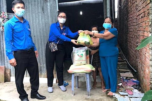 Shipper '0 đồng' miệt sông nước Cà Mau