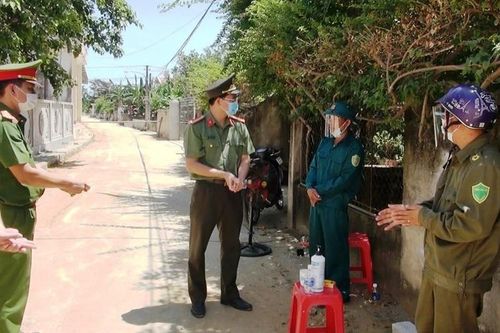 Khởi tố vụ án lái xe container 'luồng xanh' vi phạm các quy định về an toàn nơi đông người