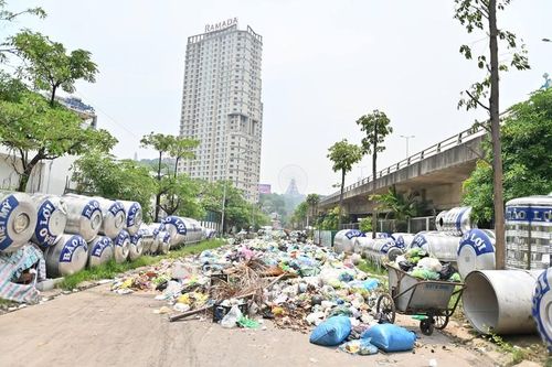 'Thành phố đáng sống' Hạ Long ngập ngụa rác thải