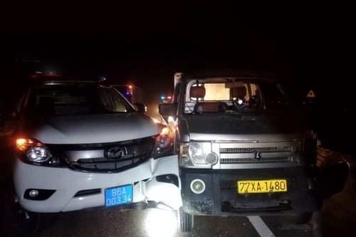 Bình Thuận: Bắt giữ đối tượng trộm ô tô đâm thẳng vào xe CSGT, 'thông chốt' kiểm soát
