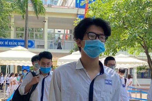 Thi tốt nghiệp THPT đợt 2: Ðề Văn gần gũi, đề Toán nhẹ nhàng