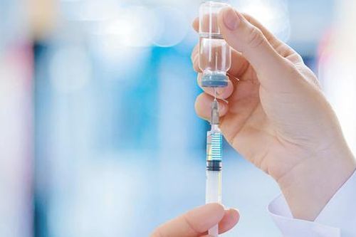 Sau tiêm vắc xin phòng COVID-19 nếu có những dấu hiệu này cần liên hệ y tế ngay lập tức