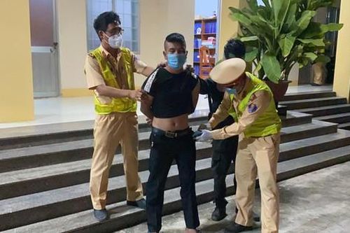 Trộm ô tô bị bắt vì 'thông chốt' chốt kiểm soát dịch COVID-19