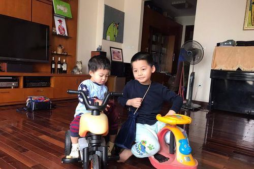 Trẻ em ngày giãn cách