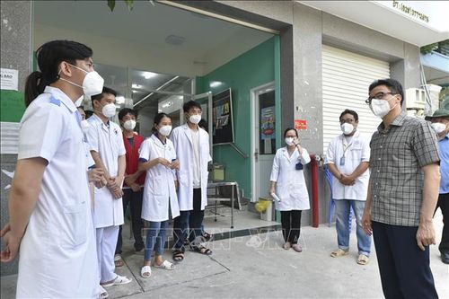 'Chiến sỹ áo trắng' ở Quận 7, TP Hồ Chí Minh: 'Một người chiến đấu bằng mười'
