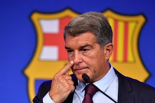 Chuyên gia ngôn ngữ cơ thể bóc trần chủ tịch Barca nói dối